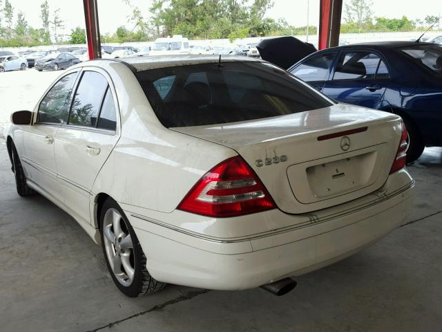 WDBRF52H76F754183 - 2006 MERCEDES-BENZ C GENERATI WHITE photo 3