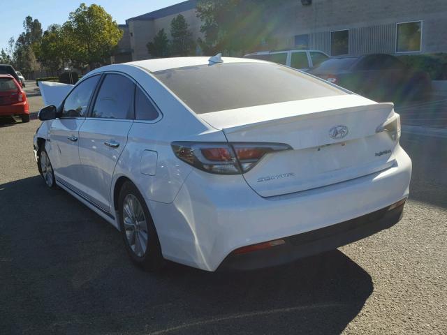 KMHE24L13GA012400 - 2016 HYUNDAI SONATA HYB WHITE photo 3