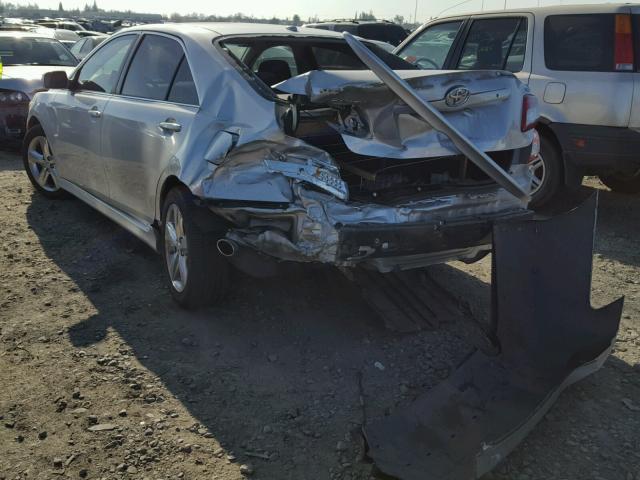 4T1BF3EK7BU175811 - 2011 TOYOTA CAMRY BASE SILVER photo 3