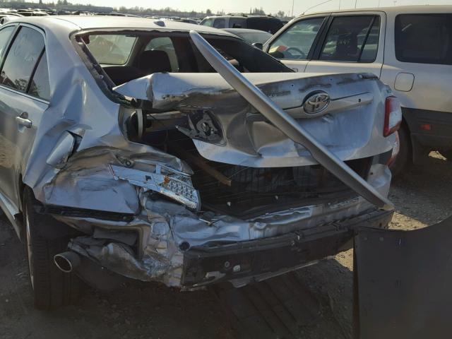 4T1BF3EK7BU175811 - 2011 TOYOTA CAMRY BASE SILVER photo 9