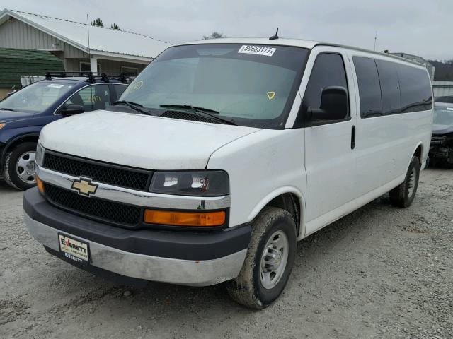 1GAZG1FG6D1162348 - 2013 CHEVROLET EXPRESS G3 WHITE photo 2