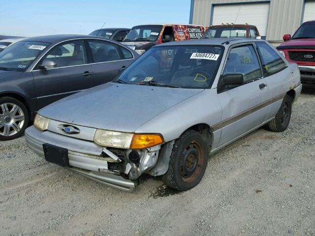 1FAPP11J0PW103178 - 1993 FORD ESCORT LX SILVER photo 2