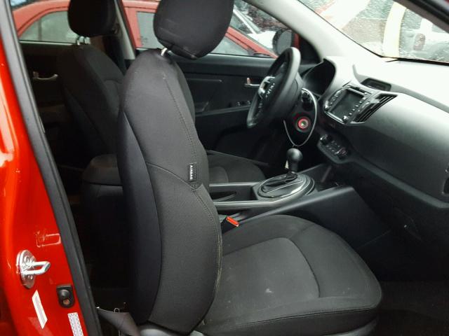 KNDPBCA29B7081133 - 2011 KIA SPORTAGE L RED photo 5