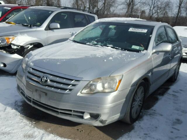 4T1BK36B15U003899 - 2005 TOYOTA AVALON XL GRAY photo 2