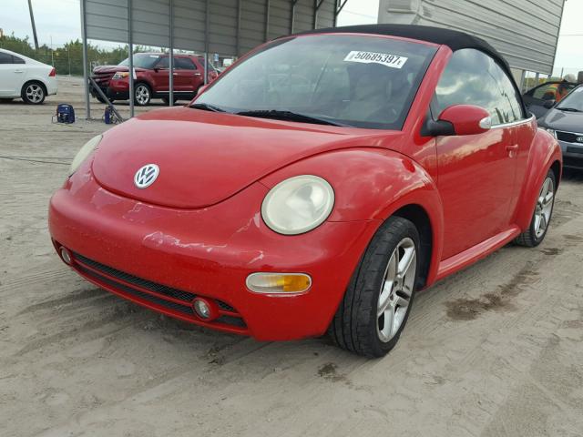 3VWCD31Y75M364828 - 2005 VOLKSWAGEN NEW BEETLE RED photo 2