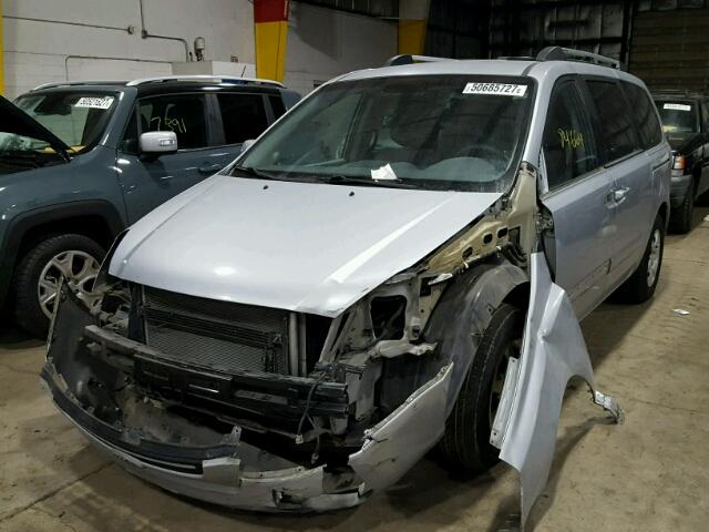 KNDMB233066066406 - 2006 KIA SEDONA EX SILVER photo 2