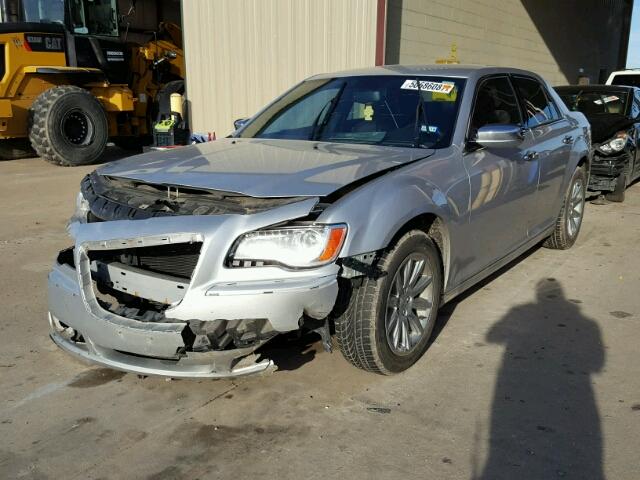 2C3CCACG1CH182167 - 2012 CHRYSLER 300 LIMITE SILVER photo 2