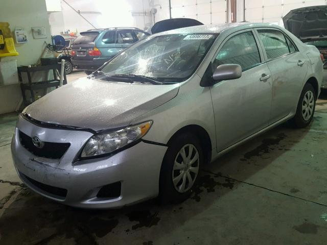 1NXBU4EE4AZ243843 - 2010 TOYOTA COROLLA BA SILVER photo 2