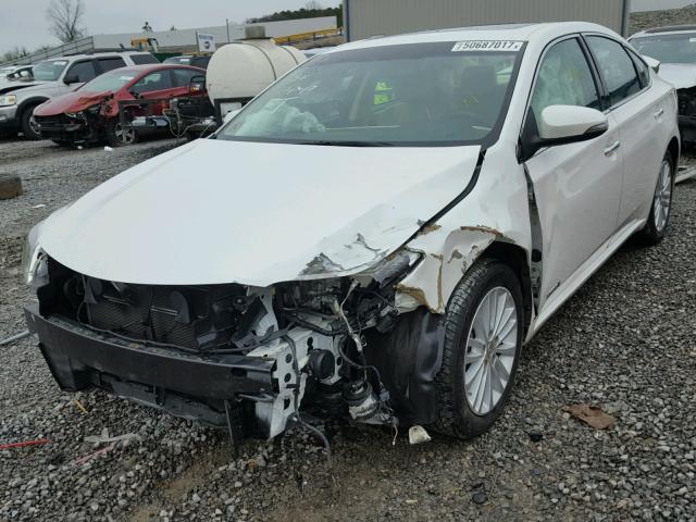 4T1BD1EB2DU001111 - 2013 TOYOTA AVALON HYB WHITE photo 2