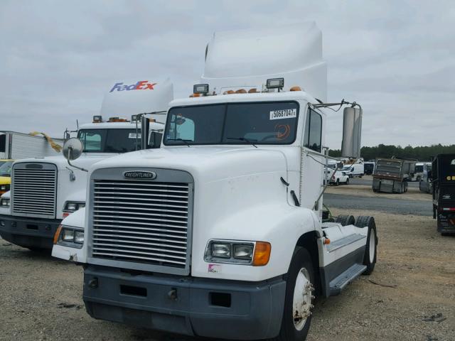 1FUW3MDAXYPF77628 - 2000 FREIGHTLINER CONVENTION WHITE photo 2