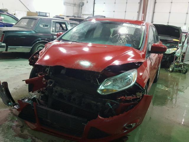 1FAHP3F26CL279004 - 2012 FORD FOCUS SE RED photo 2