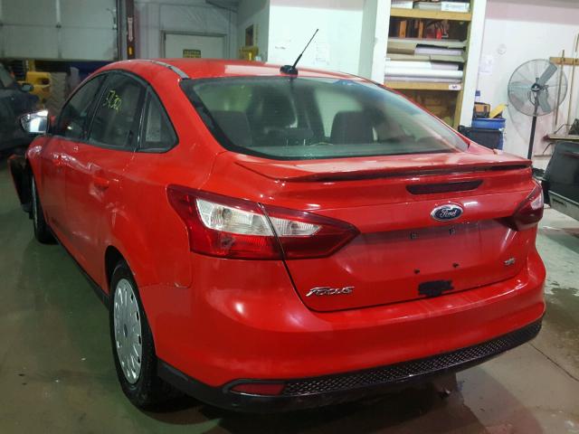 1FAHP3F26CL279004 - 2012 FORD FOCUS SE RED photo 3