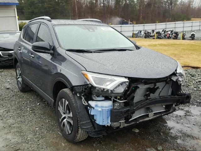 JTMZFREV7JJ724987 - 2018 TOYOTA RAV4 LE GRAY photo 1