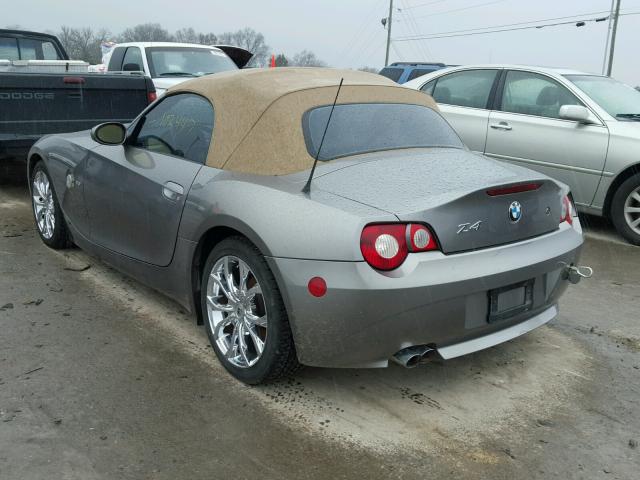 4USBT33565LS54871 - 2005 BMW Z4 2.5 GRAY photo 3