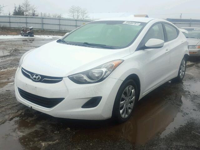 5NPDH4AE2CH150971 - 2012 HYUNDAI ELANTRA GL WHITE photo 2