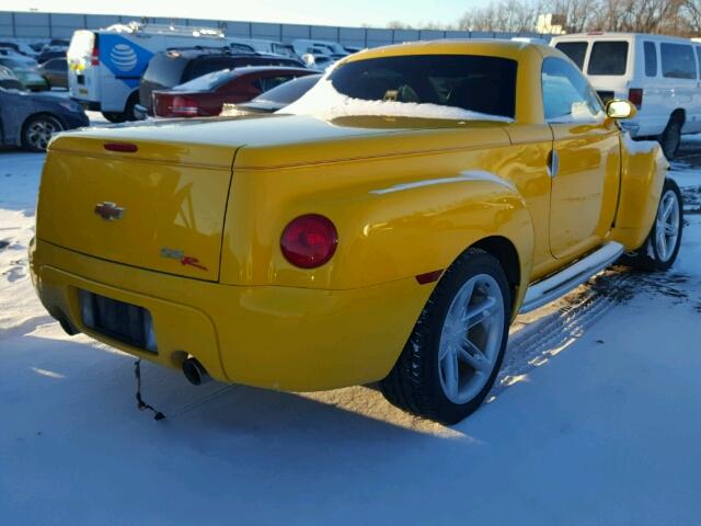 1GCES14PX4B106348 - 2004 CHEVROLET SSR YELLOW photo 4