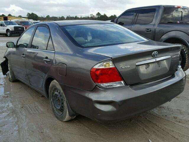 4T1BE30K95U995127 - 2005 TOYOTA CAMRY LE GRAY photo 3