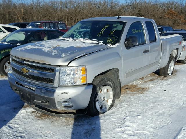 1GCRKSE37BZ292311 - 2011 CHEVROLET SILVERADO SILVER photo 2