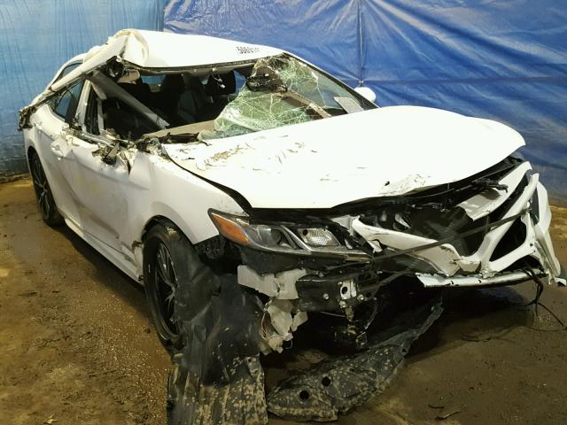 4T1B11HK4JU035860 - 2018 TOYOTA CAMRY L WHITE photo 1