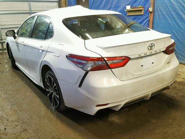 4T1B11HK4JU035860 - 2018 TOYOTA CAMRY L WHITE photo 3