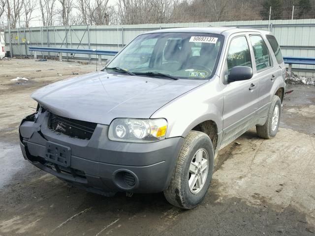 1FMYU92ZX7KA04946 - 2007 FORD ESCAPE XLS SILVER photo 2