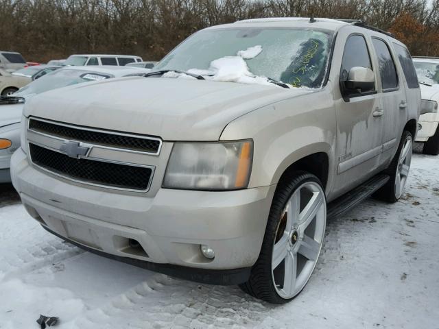 1GNFK13077R233389 - 2007 CHEVROLET TAHOE K150 TAN photo 2