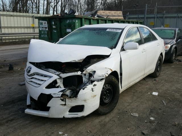 4T4BF3EK8AR073907 - 2010 TOYOTA CAMRY BASE WHITE photo 2