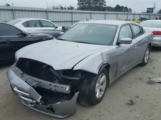 2C3CDXBG0EH117038 - 2014 DODGE CHARGER SE SILVER photo 2