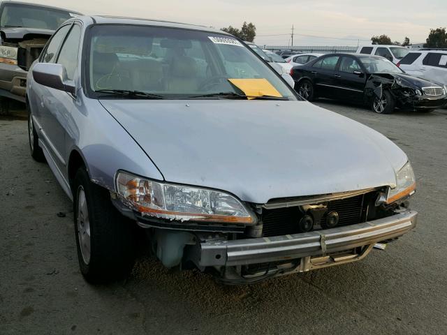 1HGCG16502A021110 - 2002 HONDA ACCORD EX SILVER photo 1