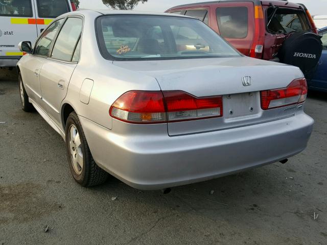 1HGCG16502A021110 - 2002 HONDA ACCORD EX SILVER photo 3