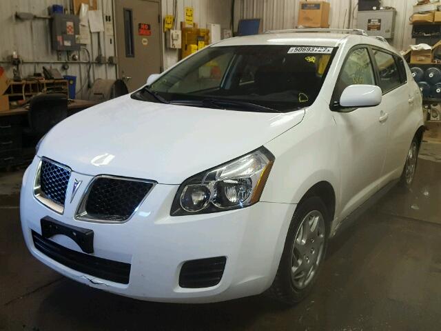 5Y2SM670X9Z425594 - 2009 PONTIAC VIBE WHITE photo 2