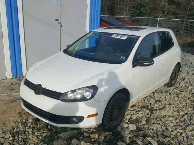WVWAA7AJ3AW253474 - 2010 VOLKSWAGEN GOLF 白色 照片 2