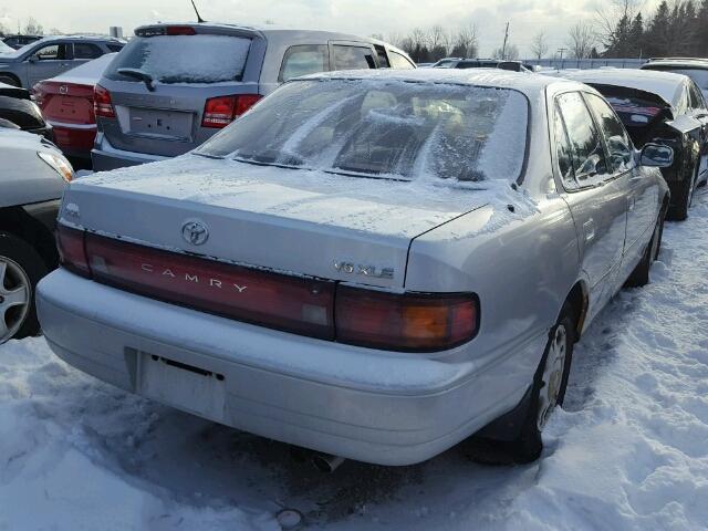 JT2VK13E5P0144319 - 1993 TOYOTA CAMRY XLE SILVER photo 4