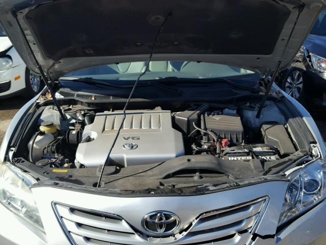 4T1BK46K97U555305 - 2007 TOYOTA CAMRY NEW SILVER photo 7