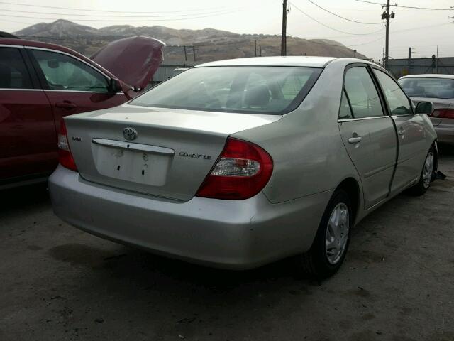 JTDBE32K620010402 - 2002 TOYOTA CAMRY LE SILVER photo 4