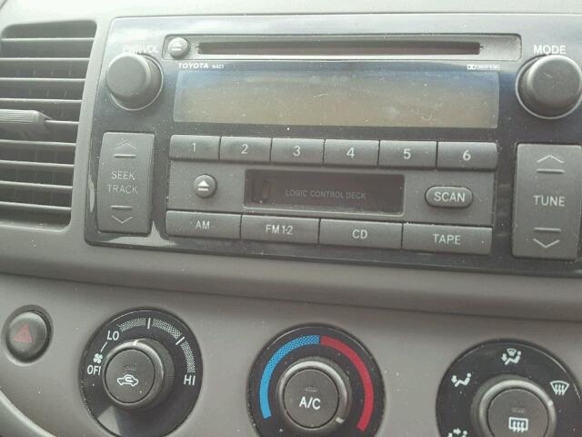 JTDBE32K620010402 - 2002 TOYOTA CAMRY LE Silber Foto 9