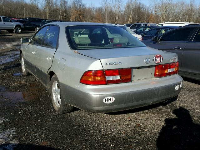 JT8BF28G1W5050596 - 1998 LEXUS ES 300 BEIGE photo 3