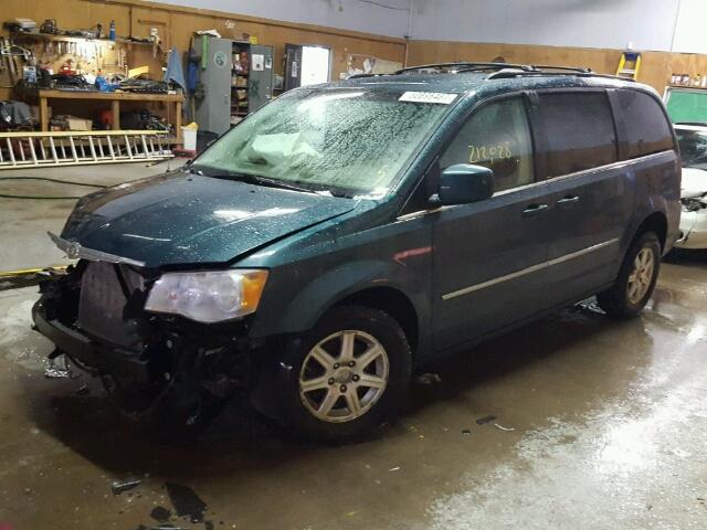 2A8HR541X9R665203 - 2009 CHRYSLER TOWN & COU GREEN photo 2