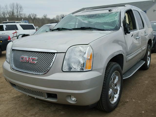 1GKFK638X7J340645 - 2007 GMC YUKON DENA SILVER photo 2