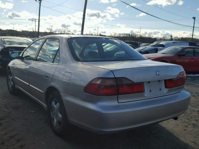 1HGCG1653XA035817 - 1999 HONDA ACCORD EX SILVER photo 3