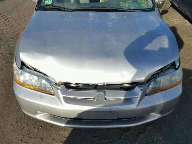 1HGCG1653XA035817 - 1999 HONDA ACCORD EX SILVER photo 7