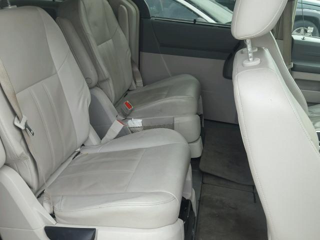 2A8HR54P38R729729 - 2008 CHRYSLER TOWN & COU BLACK photo 6