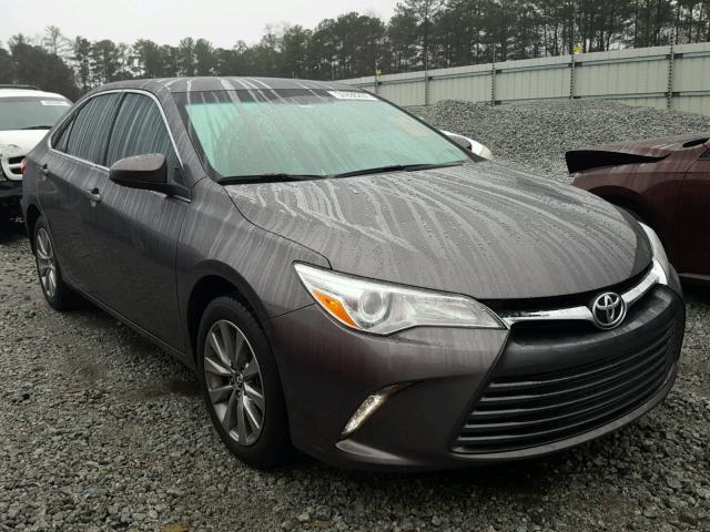 4T1BF1FKXFU076473 - 2015 TOYOTA CAMRY LE GRAY photo 1