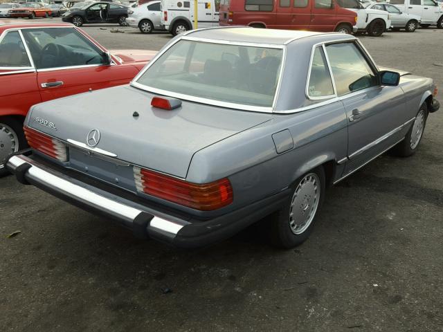 WDBBA48DXHA059341 - 1987 MERCEDES-BENZ 560 SL SILVER photo 4