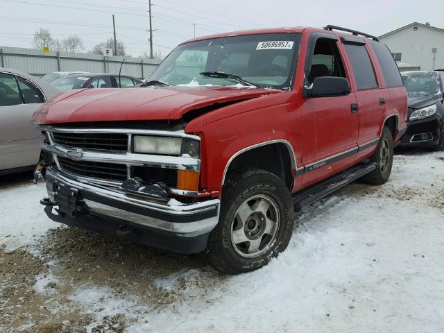 1GNEK13R9WJ300310 - 1998 CHEVROLET TAHOE K150 RED photo 2