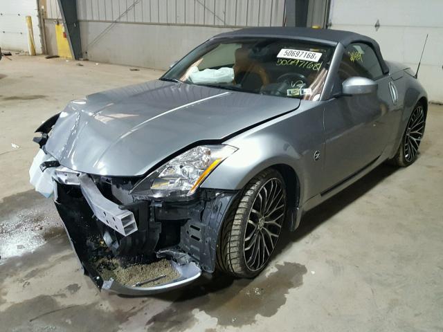 JN1AZ36A04M250674 - 2004 NISSAN 350Z ROADS GRAY photo 2