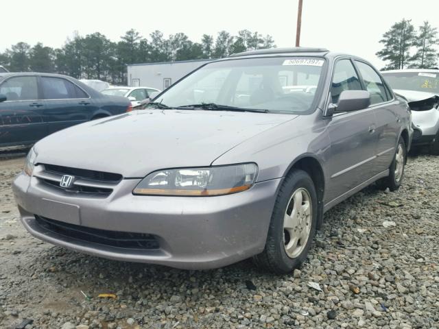 1HGCG5661YA139708 - 2000 HONDA ACCORD EX GRAY photo 2