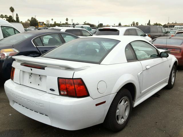 1FAFP404X1F120828 - 2001 FORD MUSTANG WHITE photo 4