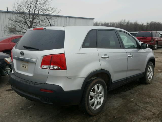 5XYKT3A10DG372897 - 2013 KIA SORENTO LX SILVER photo 4