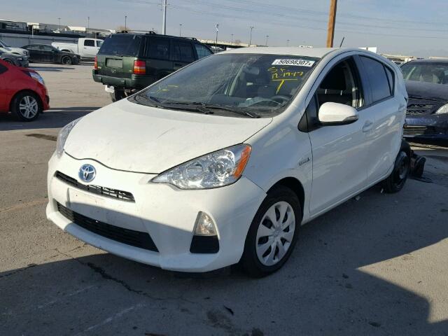 JTDKDTB32D1050808 - 2013 TOYOTA PRIUS C WHITE photo 2